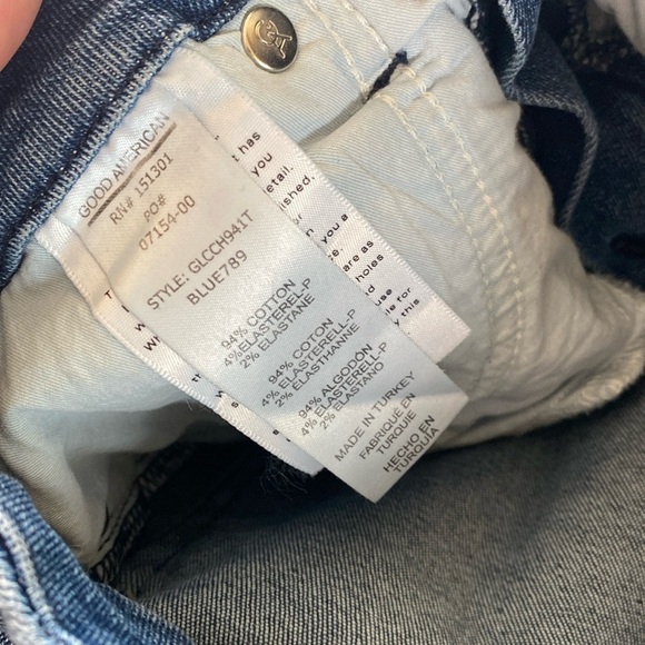 Good American Blue Jeans with Ankle Distress Size 0/25